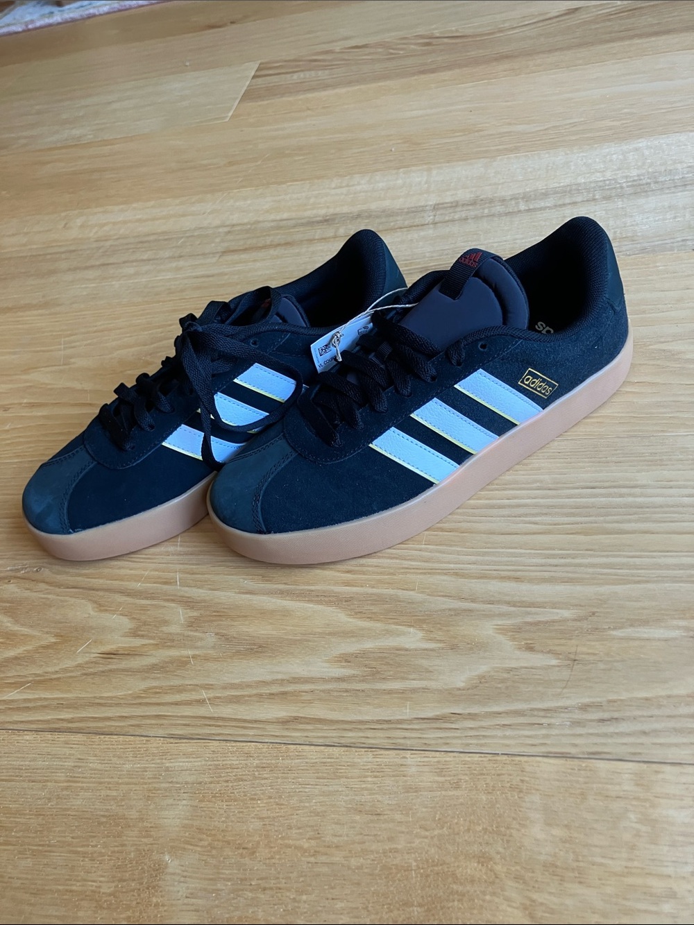 adidas Men’s VL Court 3.0 White Stripes and Gum Sole, size 7.5